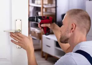 האם להחליף צילינדר עם מעבר דירה